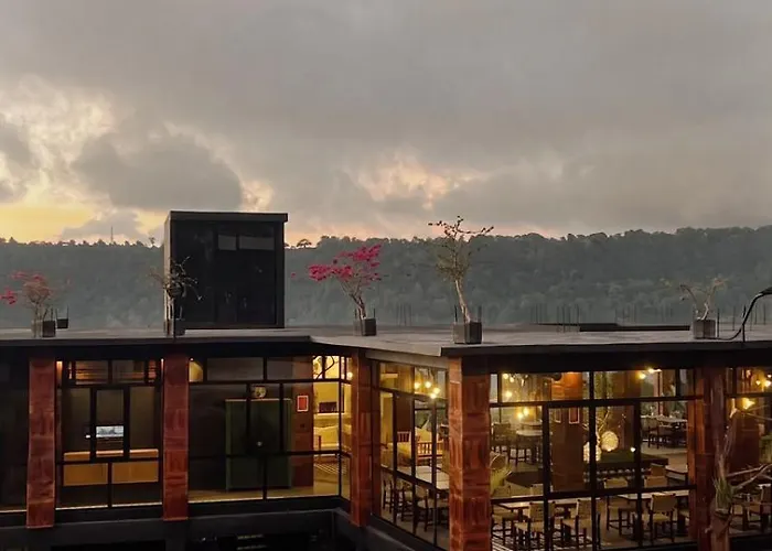 Buyan Lakeside * Bedugul (Bali)