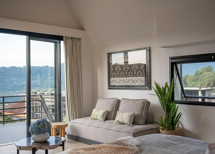 Buyan Lakeside Orman Evi Bedugul (Bali)