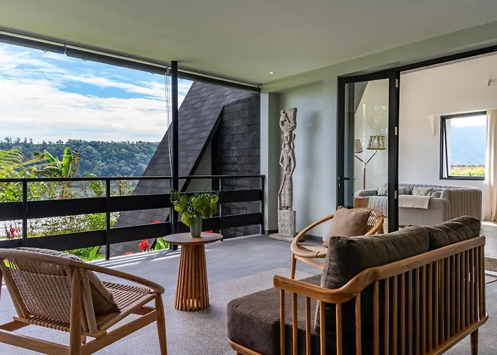 Buyan Lakeside Orman Evi