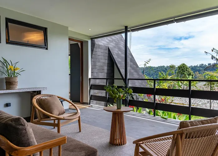 Buyan Lakeside * Bedugul (Bali)